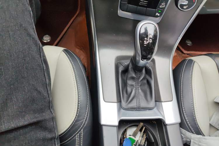 Used Volvo XC60 2014 T6 Zhiyi Edition Gear Lever