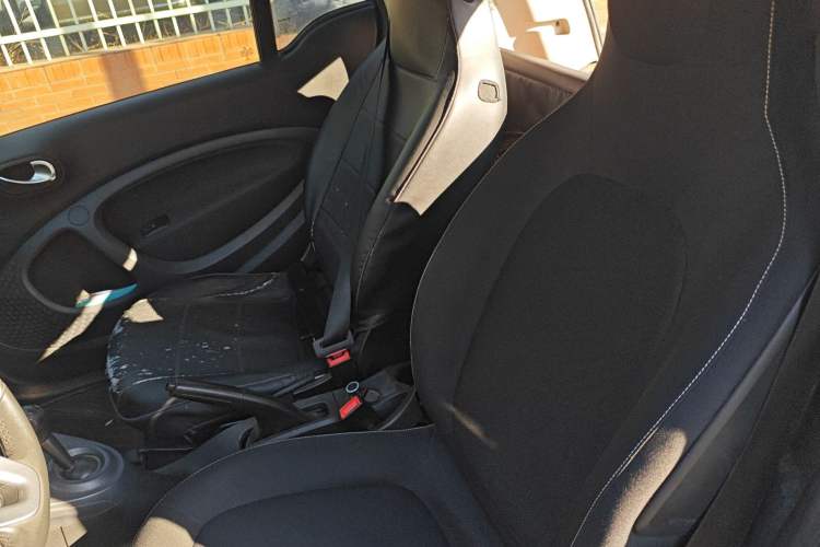 Used smart fortwo 2015 1.0L 52 kW Hardtop Passion Edition