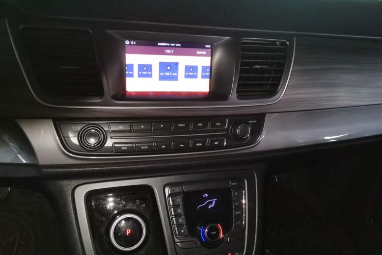 Used SAIC MAXUS G10 2021 2.0T Automatic Elite Edition Diesel 7-Seater