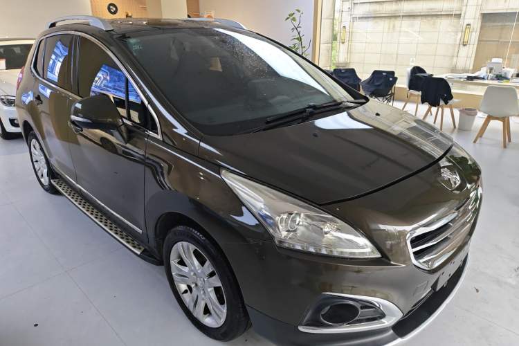 Used Peugeot 3008 2013 2.0L Automatic Trend Edition Front Right 45 Deg