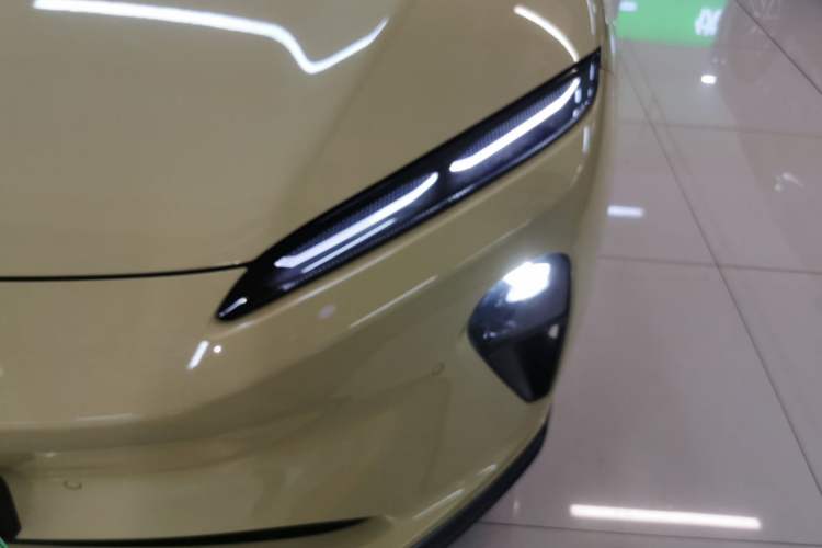 Used Nio ET5 2022 100 kWh Left Front Headlight