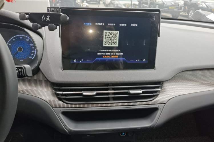 Used Hongqi E-QM5 2022 431 km Charge & Enjoy Edition Audio And AC Panel