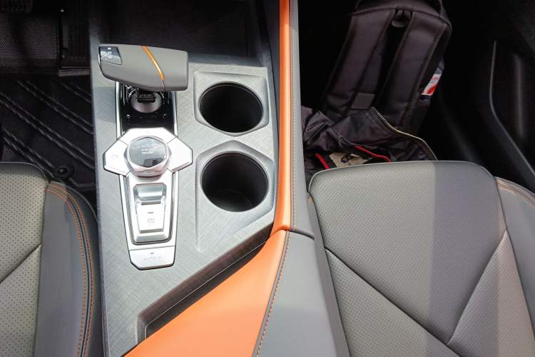 Used CHANGAN UNI-V iDD 2023 ZhiDian iDD 1.5T 113km Smart & Fun Version Gear Lever