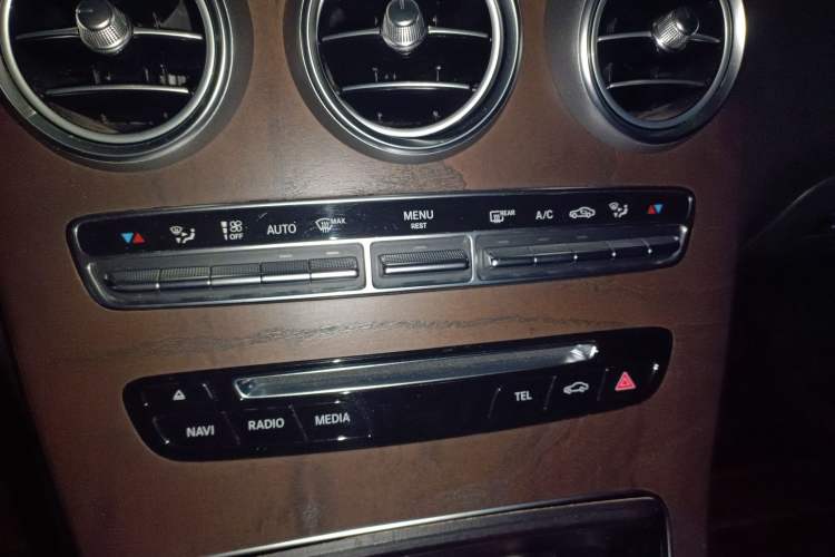 Used Mercedes-Benz GLC 2016 GLC 300 4MATIC Dynamic Model