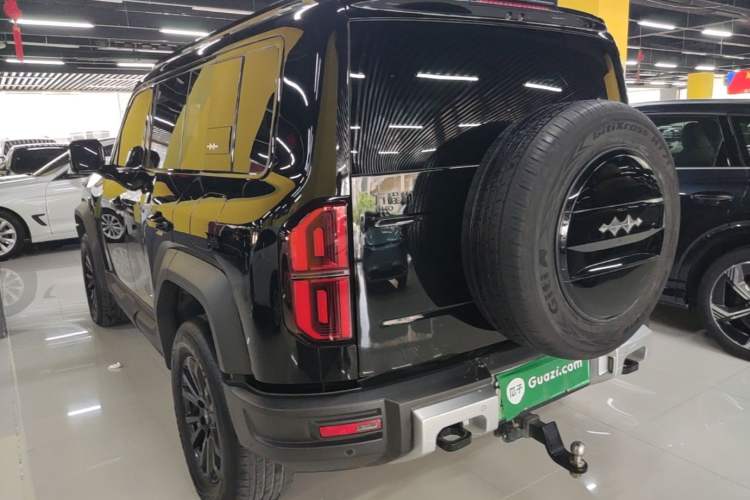 Used Formula Leopard 5 2023 Navigator Edition Exterior 2