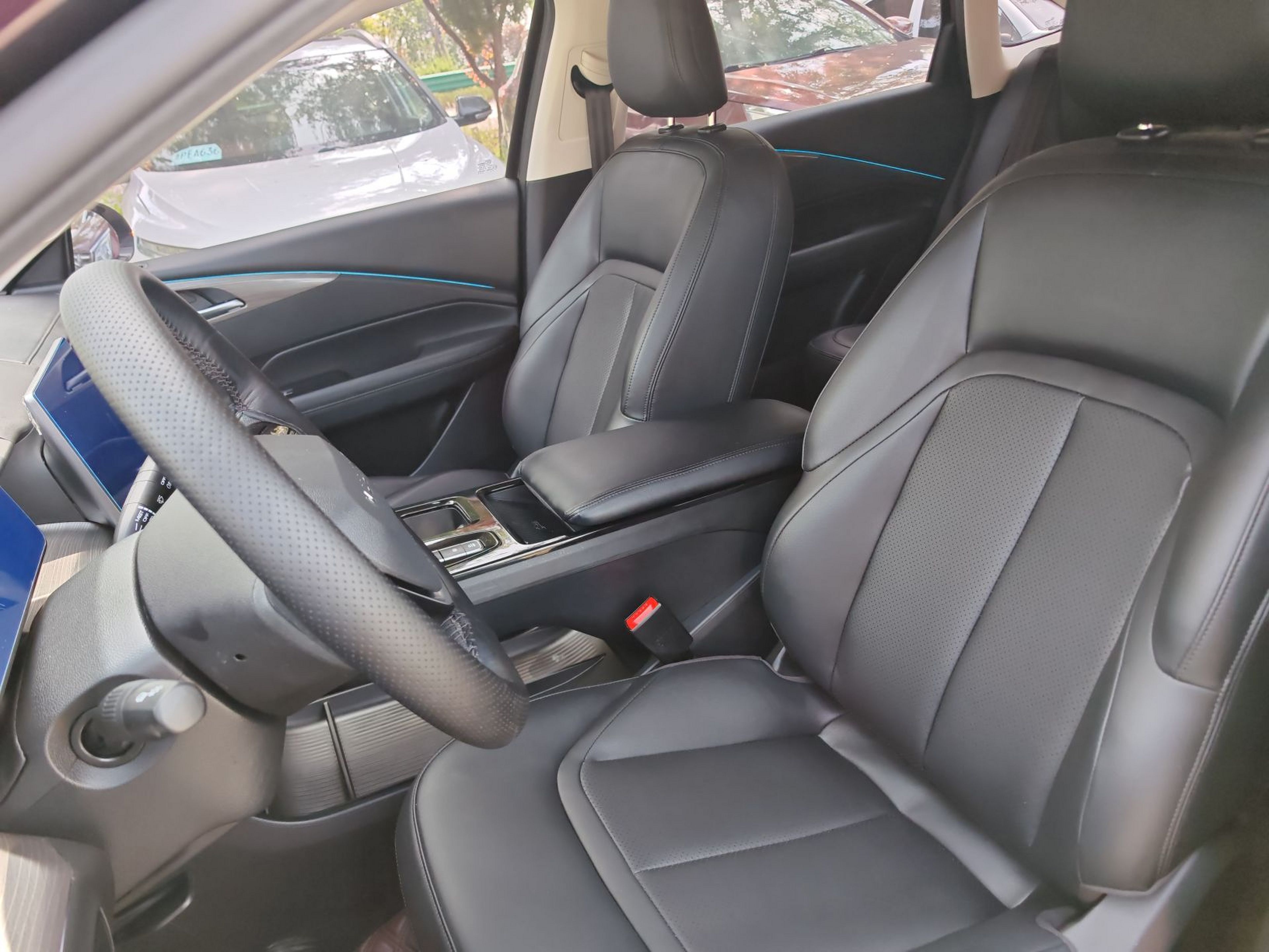 Переднее сиденье в автомобиле