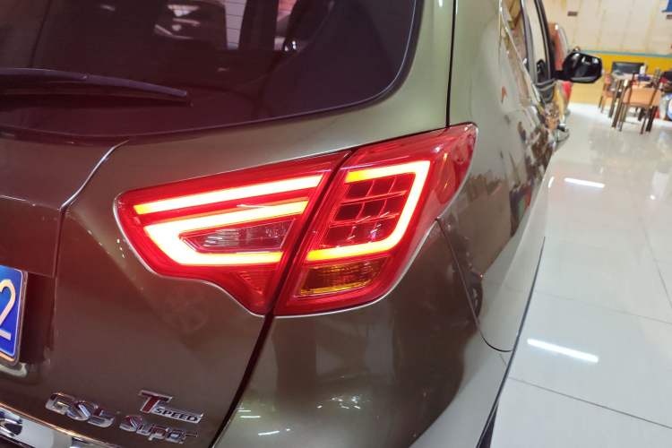 Used GAC Trumpchi GS5 Super 2015 1.8T Automatic Two-Wheel Drive Luxury Edition