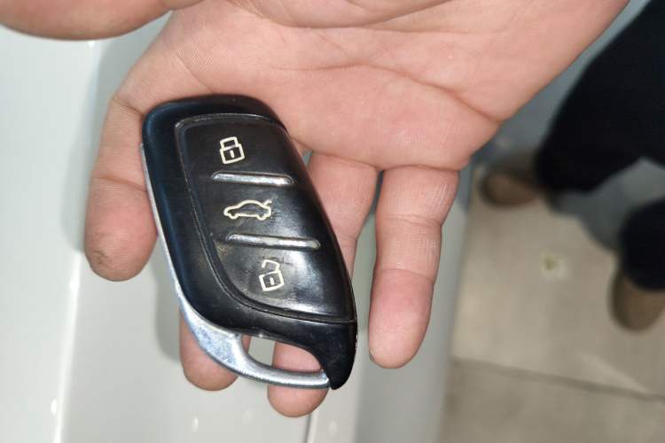 Used Rising ER6 2020 620 km Smart Edition
