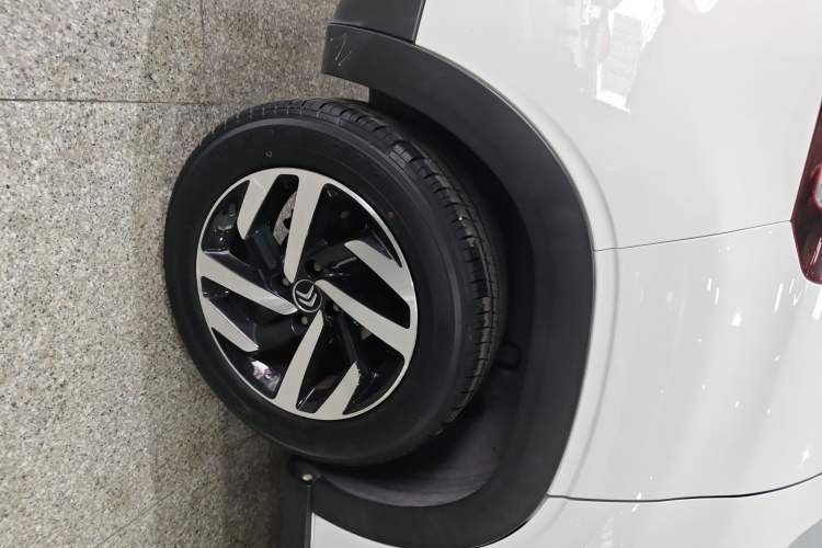 Used Citroen C3-XR 2015 1.6L Automatic Pioneer Model Right Rear Wheel Hub