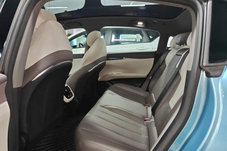 Used Deepal L07 2024 230Max Qiankun Intelligent Driving ADS SE Range-Extended Version Left Rear Seat