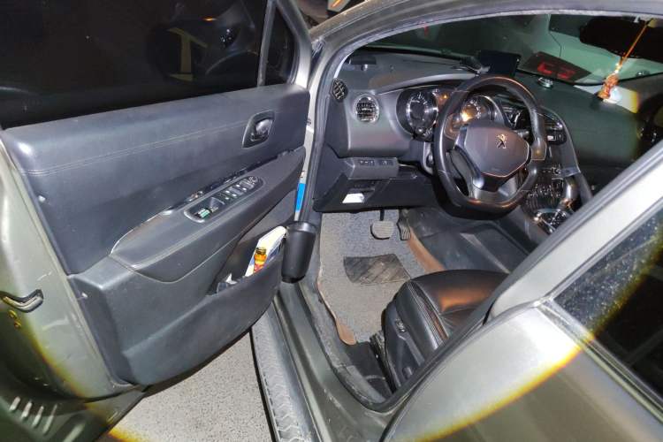 Used Peugeot 3008 2015 1.6THP Automatic Trend Edition Driver Seat