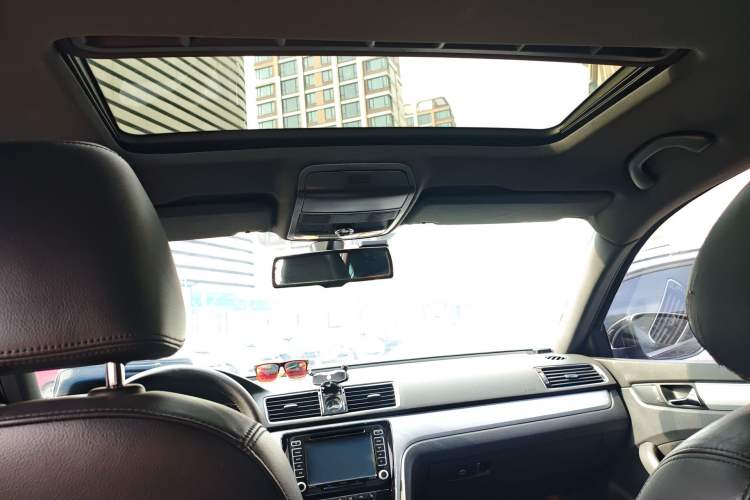 Used Volkswagen Passat 2011 3.0L V6 DSG Flagship Deluxe Edition
