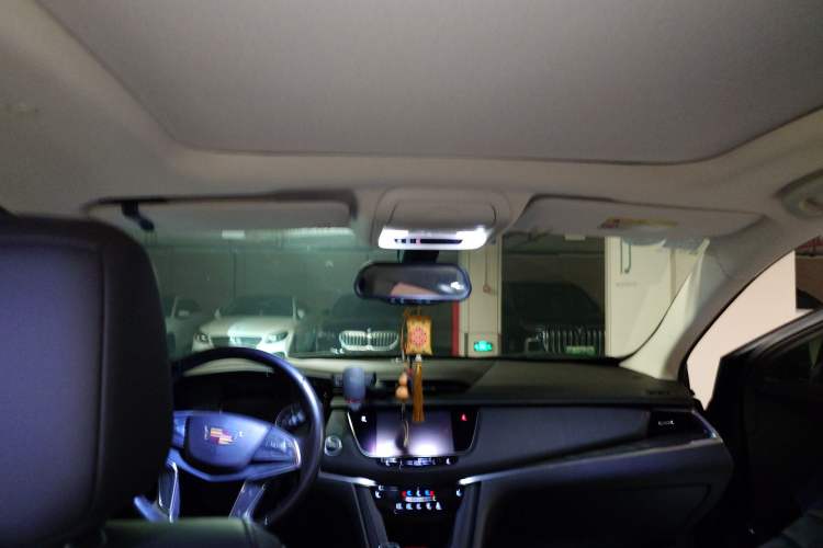 Used Cadillac XT5 2018 25T Luxury Model