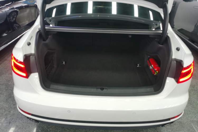 Used Audi A4L 2018 30th Anniversary Edition 40 TFSI Trendy Model
