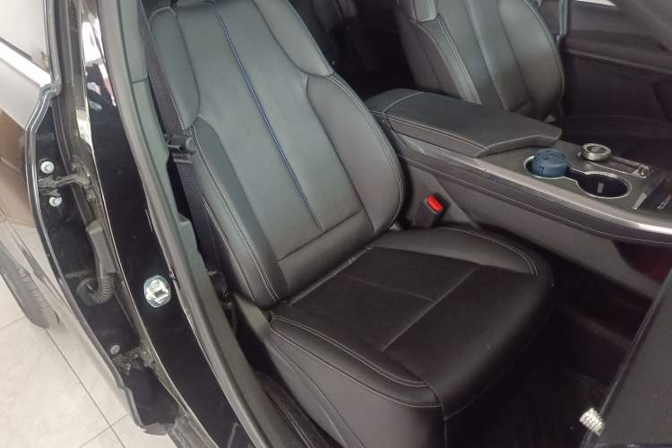 Used Cadillac XT5 2025 Model 2.0T Metropolitan Edition
