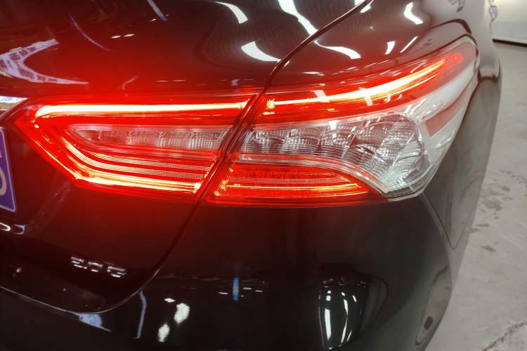 Used Toyota Camry 2021 2.0G Luxury Edition
