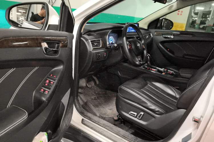 Used Dongfeng Fengon 580 2017 1.5T CVT Smart Style Model
