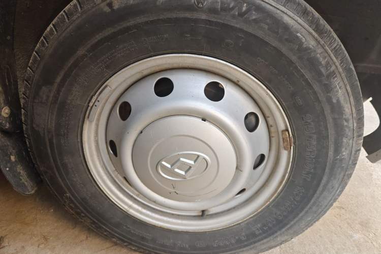 Used SAIC MAXUS Xintu V80 2021 2.0T Manual Classic Aoyuntong 127 PS Mid-axle Mid-roof 6/7/8/9-Seater Right Front Wheel Hub