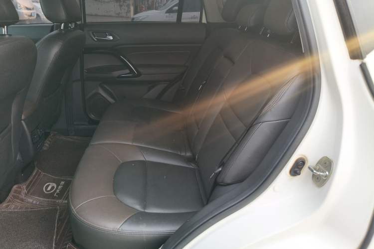 Used GAC Trumpchi GS4 2017 235T G-DCT Two-Wheel Drive Luxury Edition
