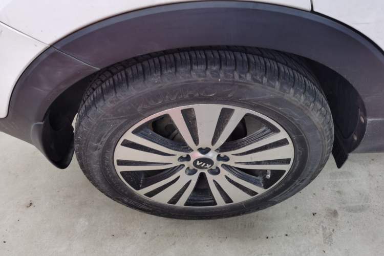 Used Kia Sportage R 2015 2.0L Automatic Two-Wheel Drive DLX Model
