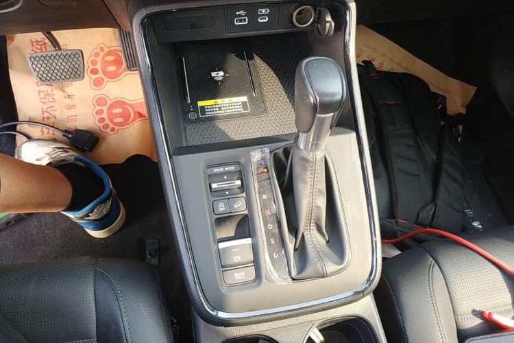 Used Honda CR-V 2023 240TURBO Two-Wheel Drive Smart Edition 5 Seats Gear Lever