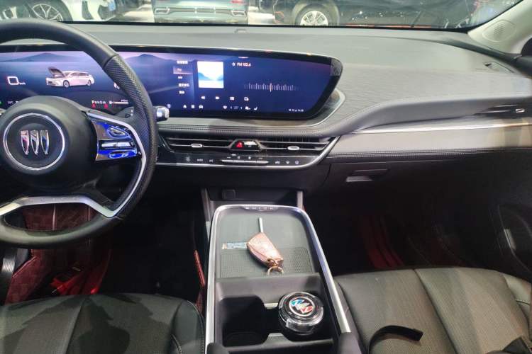 Used Buick LaCrosse 2025 28T Platinum Edition