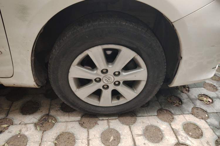 Used Toyota Corolla 2013 Special Edition 1.6L Automatic GL Cool Model Right Front Wheel Hub