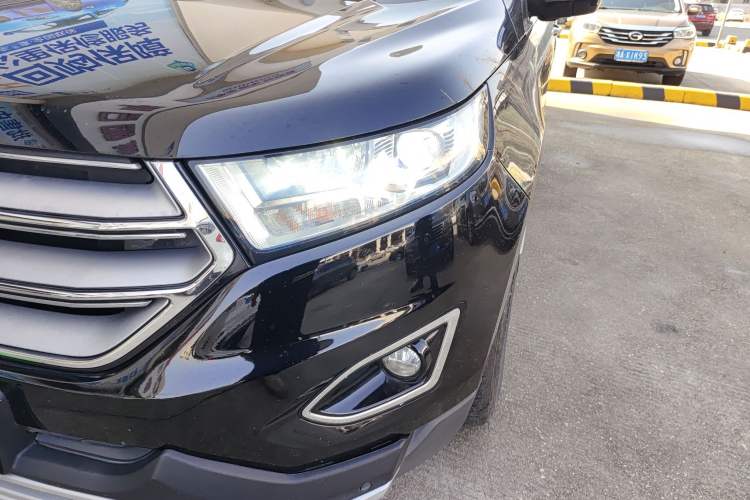 Used Ford Edge 2016 EcoBoost 245 Two-Wheel-Drive Titanium 5-Seater
