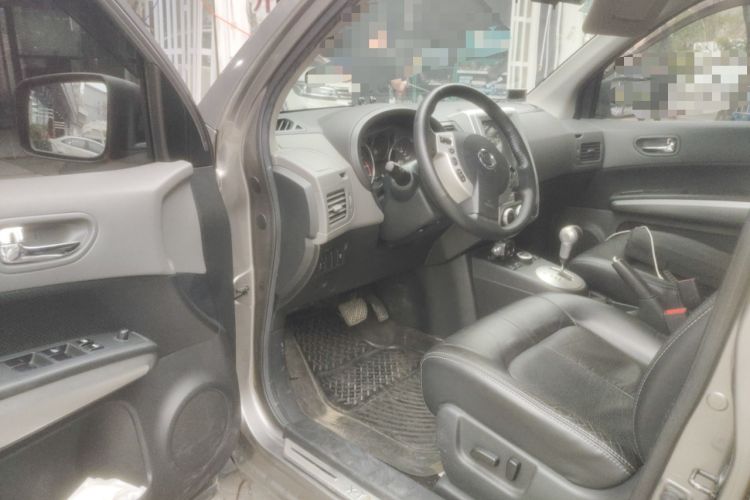 Used Nissan X-Trail 2010 2.5L CVT Luxury Edition 4WD Driver Seat