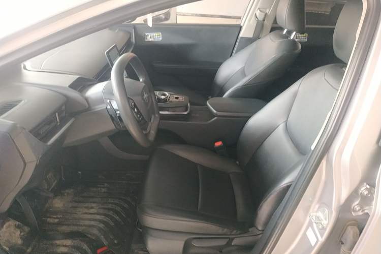 Used Toyota bZ3 2023 517 km Elite PRO Left Front Seat