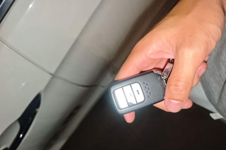 Used Honda Crider 2013 1.8L automatic luxury edition
