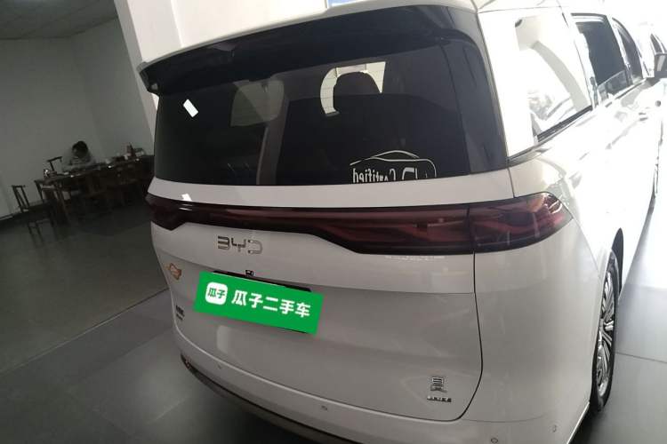 Used BYD Xia 2025 DM-i 1.5T 180km Beyond Edition Exterior 4