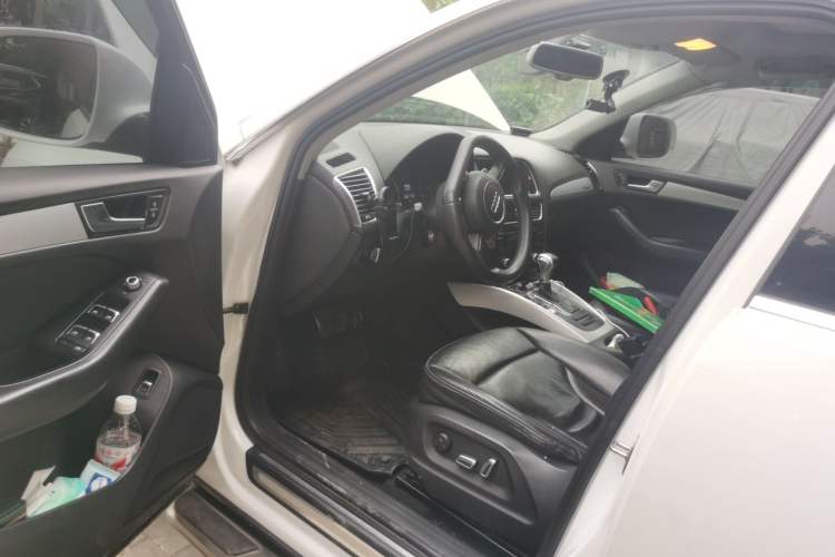 Used Audi Q5 2013 40 TFSI Technology Edition Driver Seat