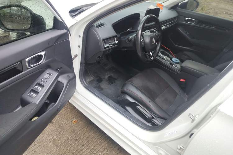 Used Honda Civic 2022 240TURBO CVT Dynamic Edition Driver Seat