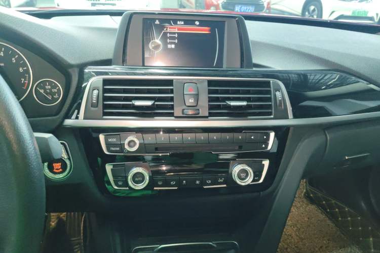 Used BMW 3 Series 2017 320Li Fashion Model Audio And AC Panel