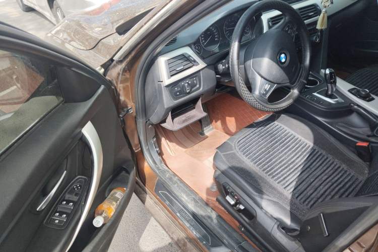 Used BMW 3 Series 2016 320Li Ambition Model
