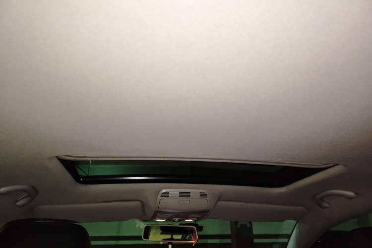 Used Volkswagen Magotan 2013 1.8TSI Luxury Model Headliner