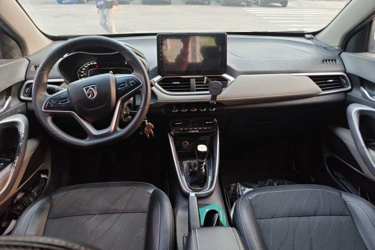 Used Baojun 510 2017 1.5L Manual Fashion Model
