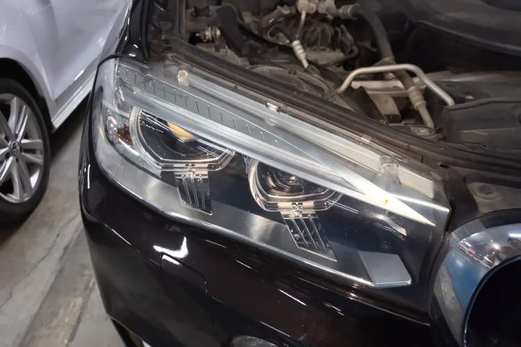Used BMW X5 2015 xDrive28i Right Front Headlight