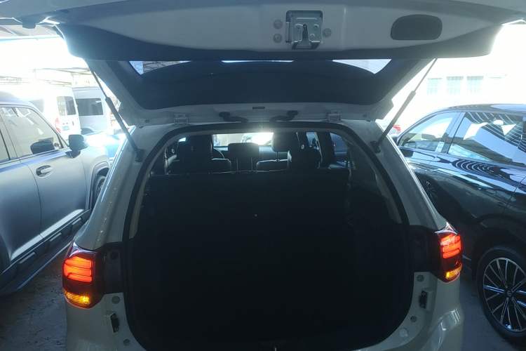 Used Mitsubishi Outlander 2019 2.0L Two-Wheel Drive Comfort Edition 5 Seats China VI Standard Trunk