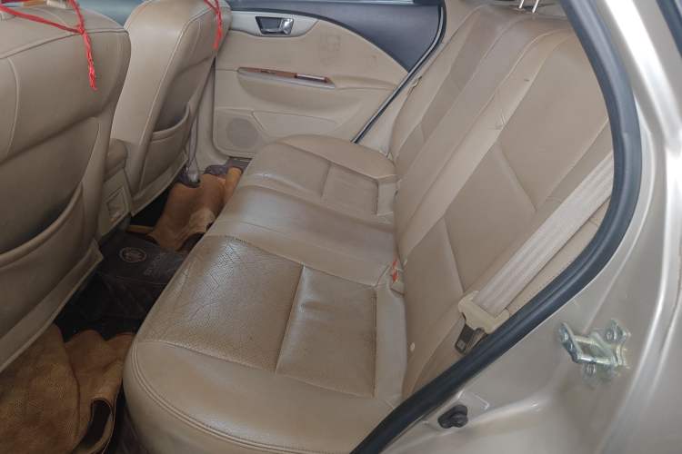 Used Buick Excelle 2013 1.5L Automatic Luxury Model Left Rear Seat