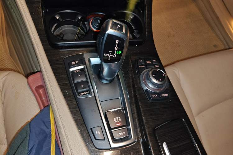 Used BMW 5 Series 2012 530Li Leading Model