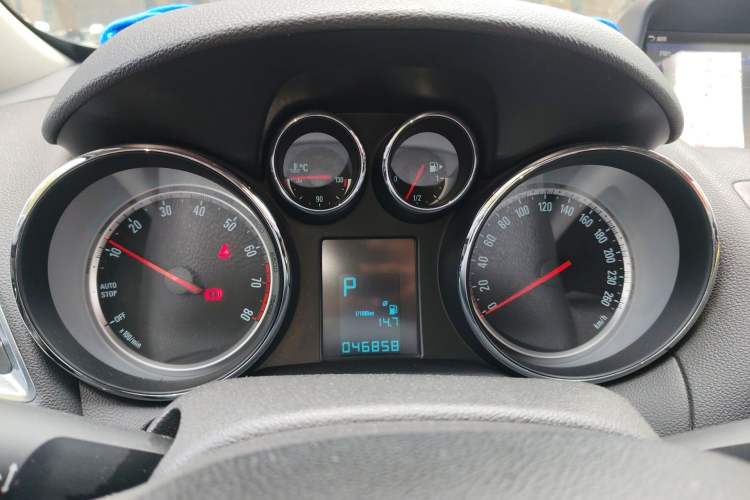 Used Buick Encore 2015 1.4T Automatic Two-Wheel Drive Urban Elite Version
