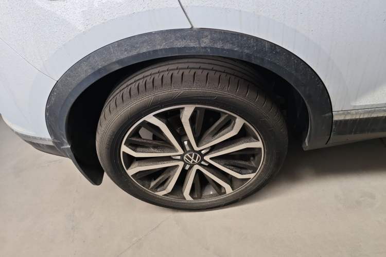 Used Volkswagen T-ROC 2021 280TSI DSG Two-Wheel Drive Comfort Connect Edition Right Rear Wheel Hub