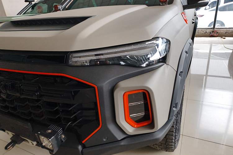 Used SAIC MAXUS T90 2022 2.0T Diesel Automatic 4x4 SAIC Bull—Demon Standard Cab
