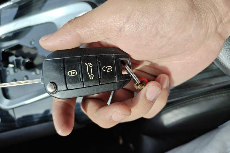 Used Peugeot 3008 2013 1.6THP Automatic Prestige Edition Vehicle Key