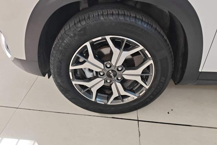 Used Kia KX3 2021 1.5L CVT Refreshed Edition Exterior 4