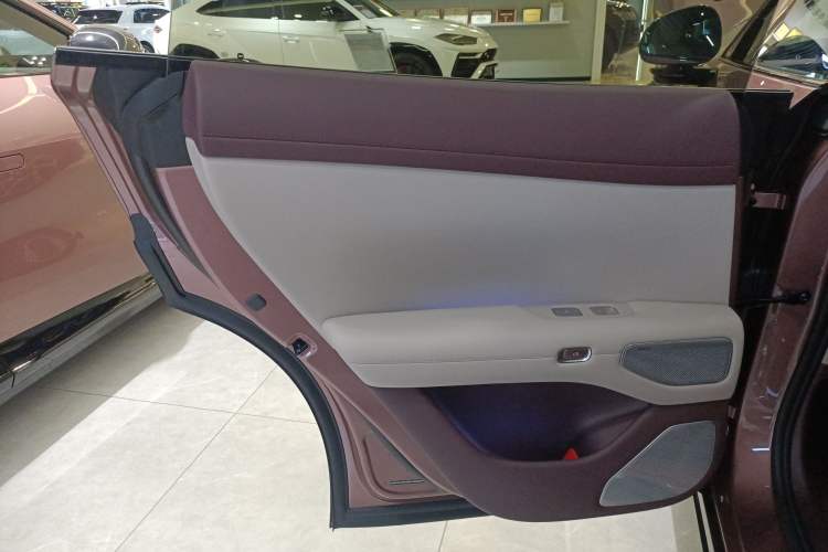 Used Xiaomi Auto YU7 2025 Ultra-Long Range High-Performance All-Wheel-Drive Max Edition
