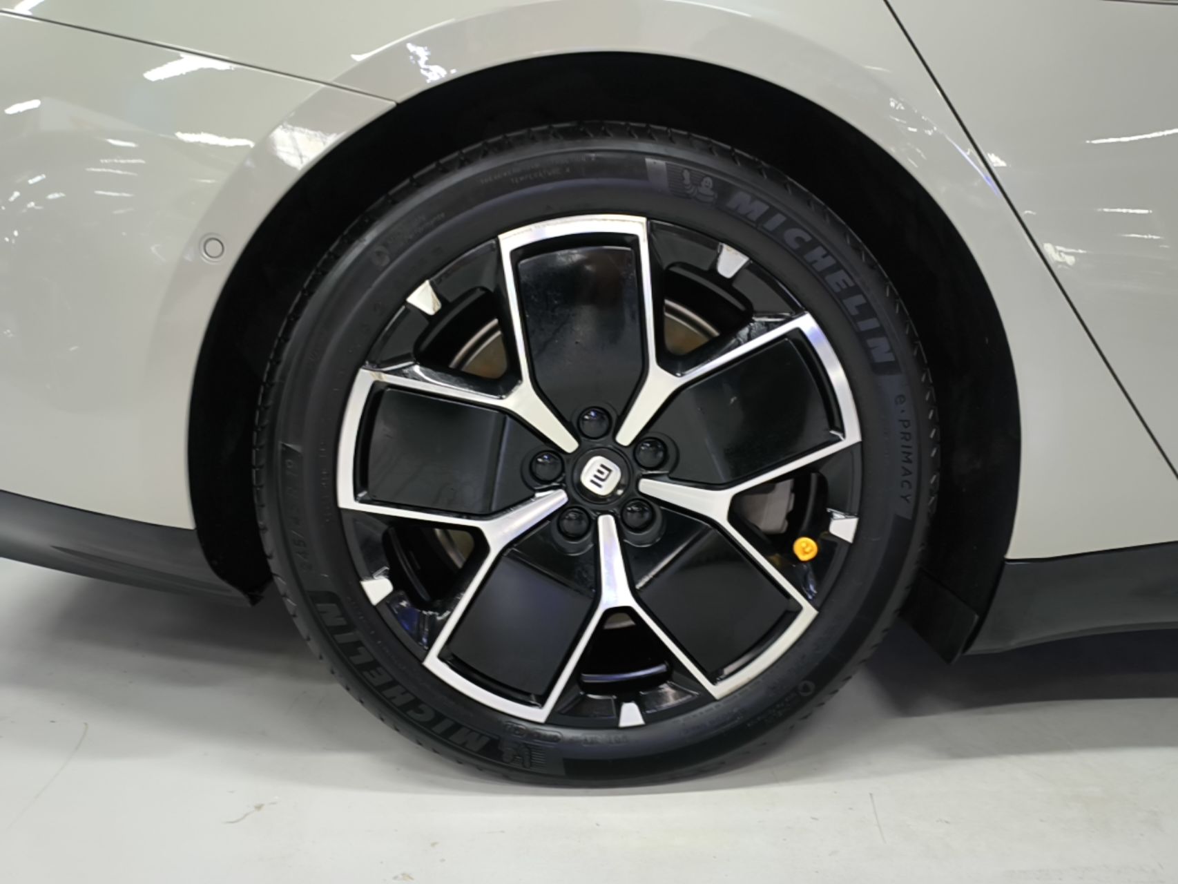 Xiaomi Auto SU7 2024 Rear-Drive Long-Range Intelligent Driving Version — снимка 11