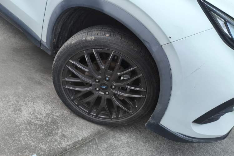 Used CHANGAN OSHAN X5 2021 1.5T DCT Flagship Edition Right Front Wheel Hub